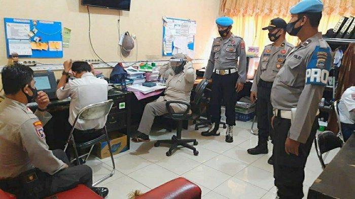 Cegah Covid-19, Propam Pantau Penggunaan Masker di Lingkungan Polres HSU