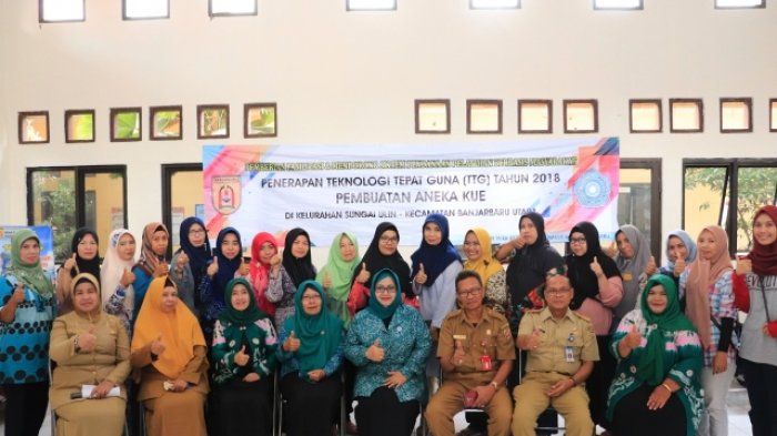 Ririen Berharap Muncul Pengusaha dari Sungai Ulin, 20 Peserta Digembleng Trik Bikin Kue yang Lezat