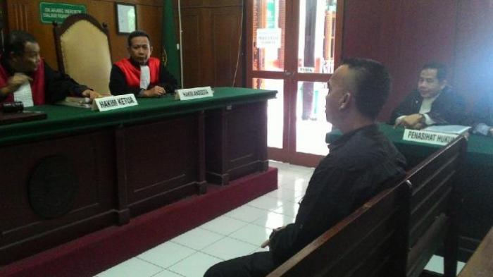 Gara-gara Ian Kasela, Jaksa dan Pengacara Bos Karaoke Cekcok di Depan Hakim
