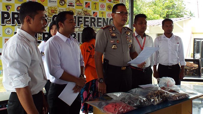 Ternyata Hanya Masalah Ini, Istri Muda Nekat Menghabisi Istri Tua Dihadapan Suaminya