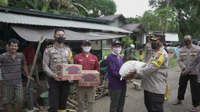 Banjir di Kalsel 2021, Polres Tabalong Keliling Salurkan Bahan Makanan Langsung ke Dapur Umum