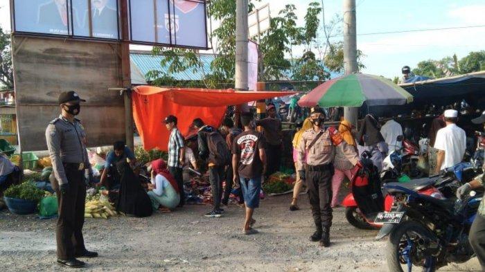 Gencar Sosialisasikan Perbup No 54, Polsek Anjir Muara Sambangi Pasar dan Tempat Umum