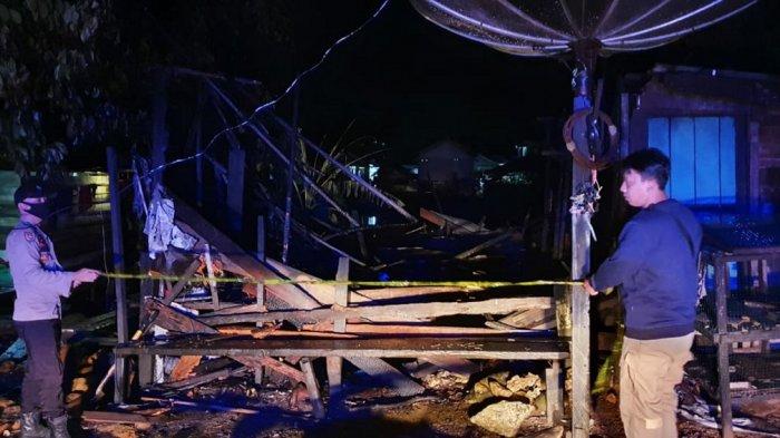 Kebakaran di Malam Hari, Gegerkan Warga Desa Sinar Bulan Tanahbumbu, Satu Rumah Terbakar