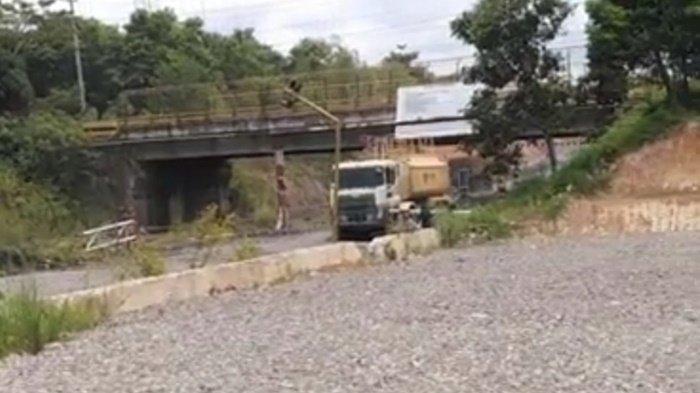 BREAKING NEWS Dua Perusahaan di Kabupaten Tapin Berdamai, Portal Jalan Hauling Km 101 Dibuka