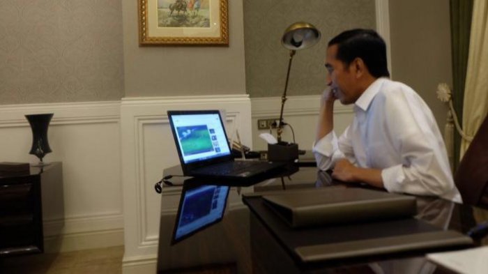 Jokowi Ucapan Selamat dan Tonton Kemenangan Timnas via