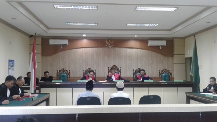 Tersandung Pungli, Dua ASN Kelurahan Ini Duduk Jadi Terdakwa