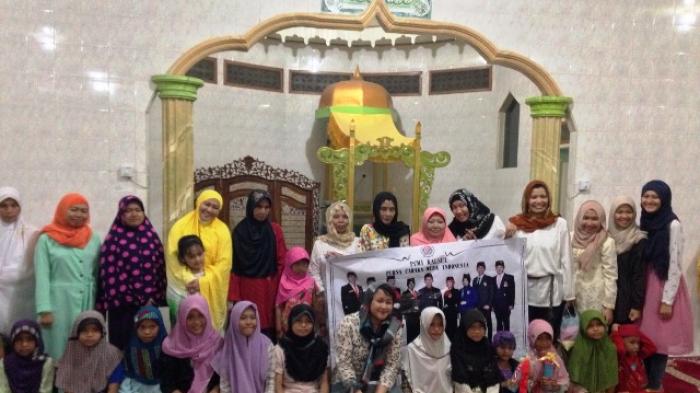 Berbagi Mukena Untuk Sesama