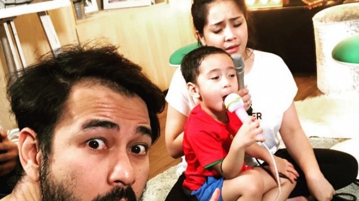 Raffi Ahmad Minta Bantuan Rafathar Bujuk Nagita Slavina Untuk Punya Adik