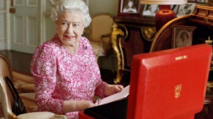 Surat Kisah Romantis Ratu Elizabeth II dengan Pangeran Philip Laku Rp 274 Juta