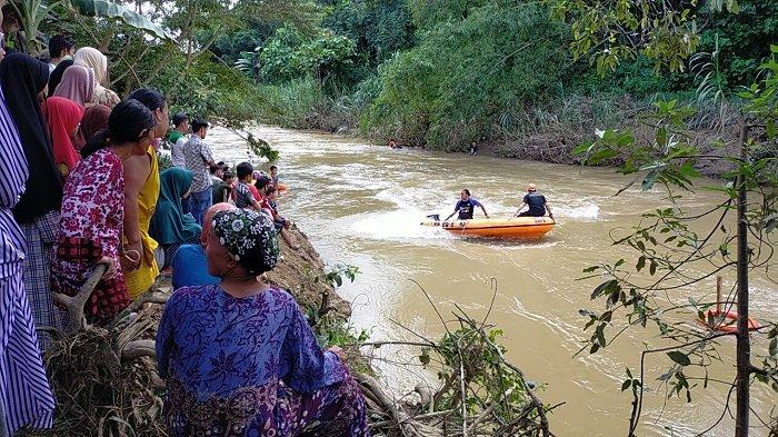 Hitungan Jam Pencarian, Bocah Tenggelam di Desa Bangkal Halong Tak Kunjung Ditemukan