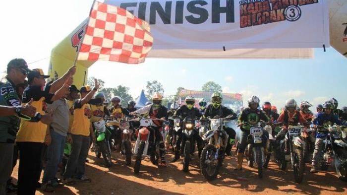 Para Rider Puas Walau Badan Penuh Lumpur