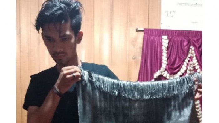 Takut Dianggap Syirik Memiliki Sajadah 'Sakti' Tahan Api, Rifqi Pilih Menjualnya via Online