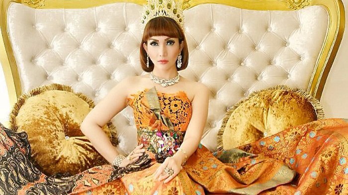 Bikin Merinding! Cantik-cantik, Ternyata Artis Ini Sering Lakukan Ritual dalam Goa di Jumat Kliwon