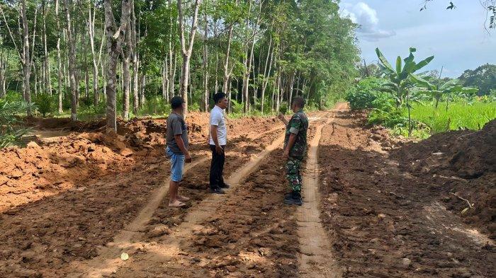Akhirnya Ruas Jalan Kaong-Liyu Tabalong Mulai Diperbaiki, Turut Dibantu Pihak Perusahaan