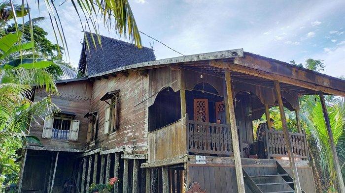 Ranjang Besi di Rumah Banjar Desa Tarangan Balangan ini Sudah Berusia Puluhan Tahun