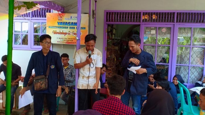 Rangsang Ide Kreatif Mahasiswa di Rumah Kreatif dan Pintar Banjarmasin