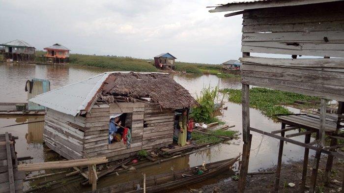 Tinggal di Rumah Lanting Labuan Amas Utara HST Kaum Masjid Taufik Tak Bisa Dapat Bantuan Pemerintah