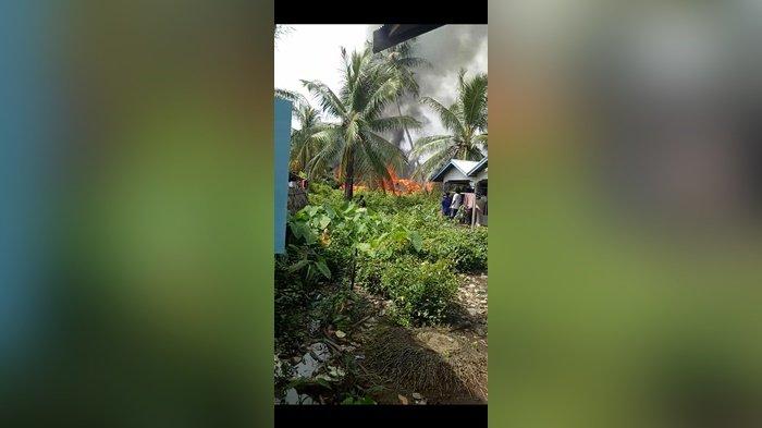 Ditinggal Melaut, Rumah Anshari Pudin Terbakar dan Tinggal Puing di Aluh-aluh Besar
