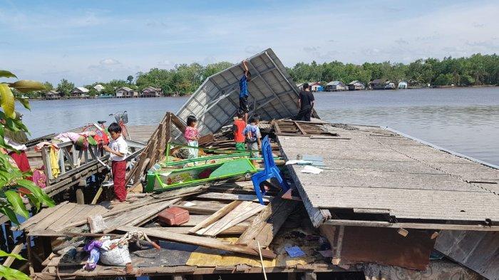 TRAGIS! Ibu Habis Operasi Sesar Ini Ikut Tertimbun Reruntuhan Rumah saat Puting Beliung di Batola