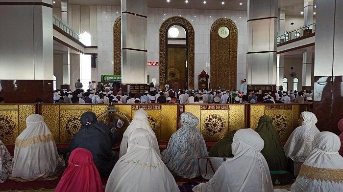 Iduladha 1443 H, Salat Ied di Masjid Al Akbar Balangan, Jamaah Sejak Pagi Penuhi Masjid