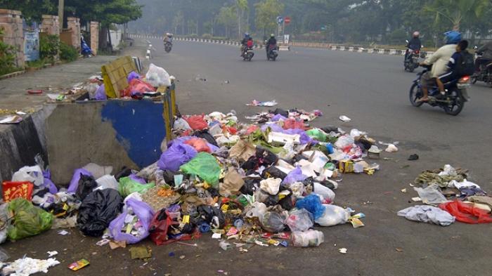 Sampah Berserakan di TPS