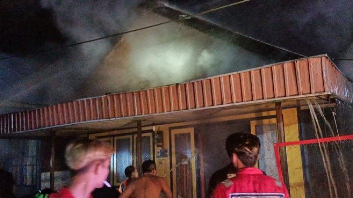 Kebakaran Kalsel di HSS, Jago Merah Ludeskan Rumah Nenek 70 Tahun di Kandangan Kota