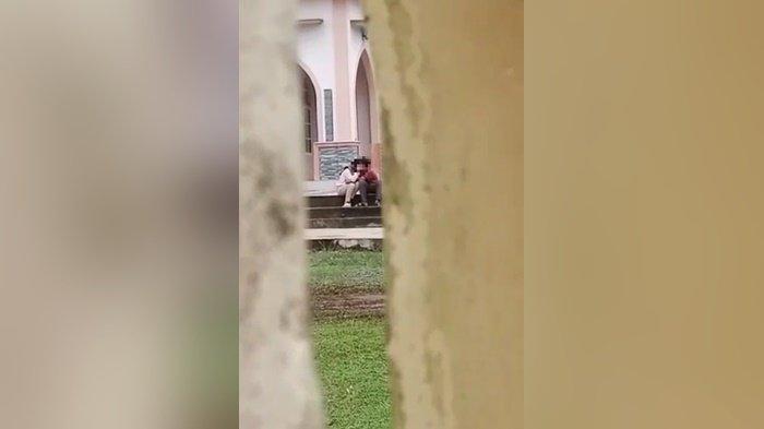 Video Heboh Sejoli di Tala Kalsel Berbuat Asusila di Teras Rumah Ibadah, Satpol Langsung Bergerak