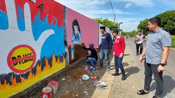 Saranghalang Tala Dijadikan Kampung Bebas Narkoba, Mural Perang Narkotika Hias Dinding Pagar Warga