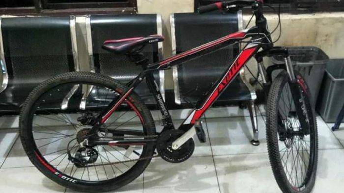 Dapat Laporan Warga, Buser Polsek Banjarbaru Kota Bekuk Pencuri Sepeda di Warnet