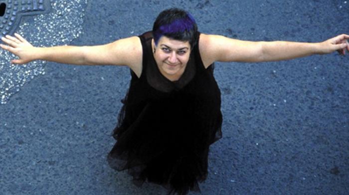 Jadi Penerjemah Paus, Aktris Turki Dituduh Pindah Agama