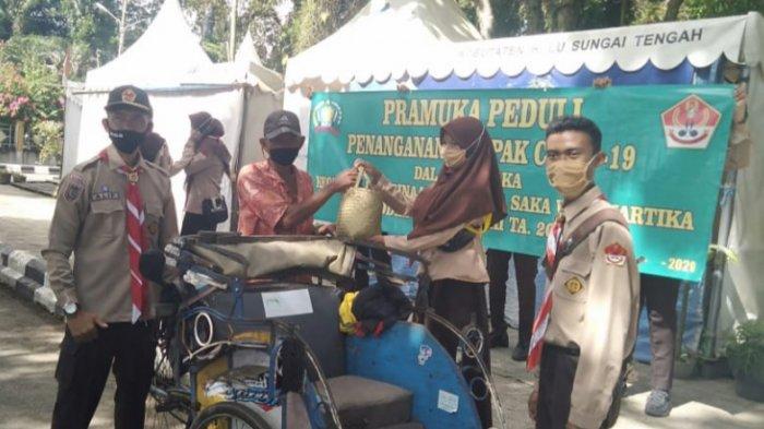 Peduli Masyarakat Terdampak Covid-19, SWK Kodim 1002/Barabai Berbagi Sembako