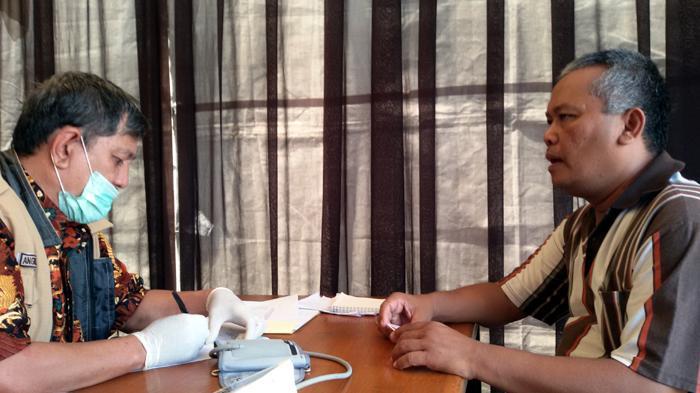 Lelah dan Pucat, Sopir Bus