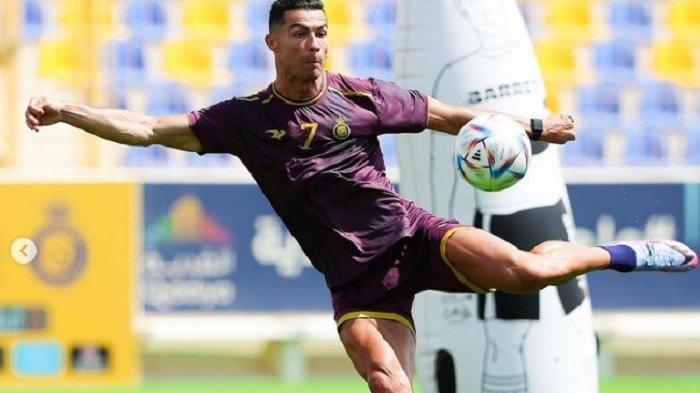 Rekor Baru Cristiano Ronaldo Sepanjang Masa, Lampaui Striker Kuwait, Bader Al Mutawa