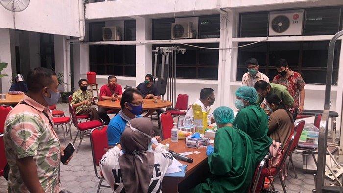 Pengurus dan Staf KONI Kalteng Jalani Rapid Test di Palangkaraya