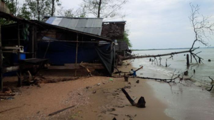 Abrasi Pantai Sungai Parit Penajam Makin Parah, Wisatawan Takut Berenang