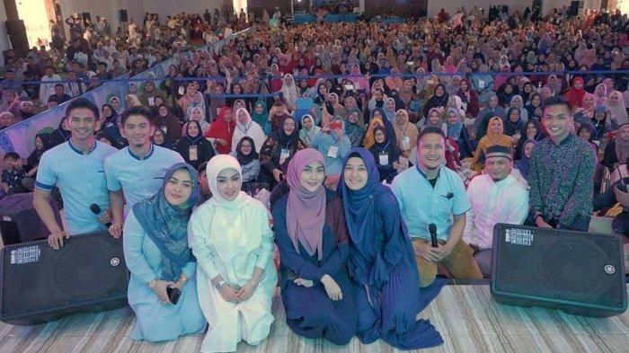 Foto Jadul Syahrini & Krisdayanti Berbaju Ini Disorot, Simak Saat Reino Barack Keceplos Bicara Ini