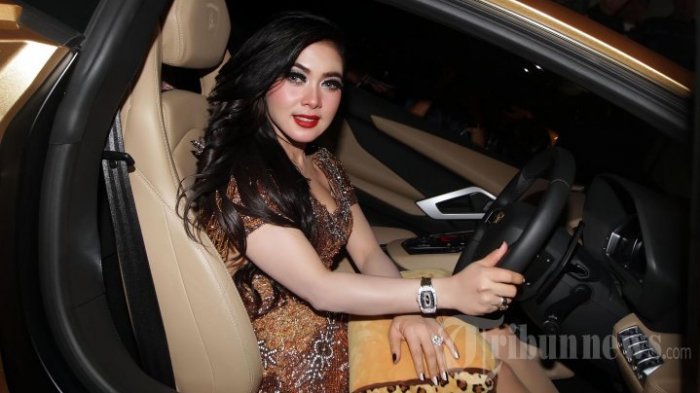 Video Syahrini Ungkapkan Rasa Duka Atas Meninggalnya Kiper Choirul Huda