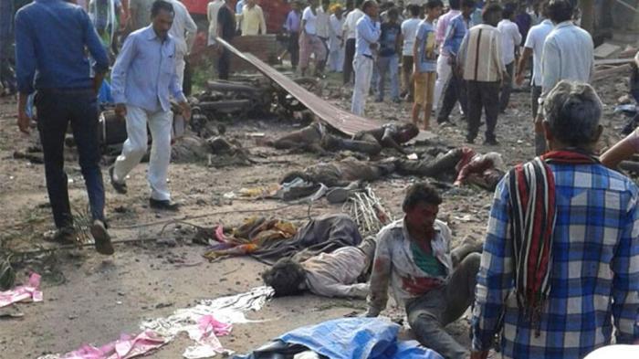 Tabung Gas Meledak Tewaskan 90 Orang di Restoran India