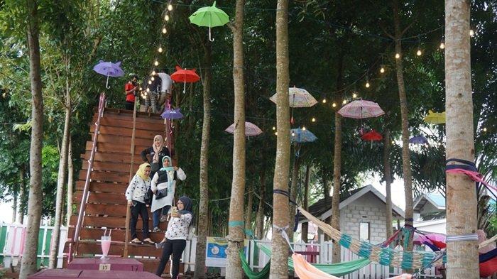 Destinasi Wisata Baru Taman Mahuni Kecamatan Batibati Tanahlaut, Ada Spot Foto Jembatan Kayu