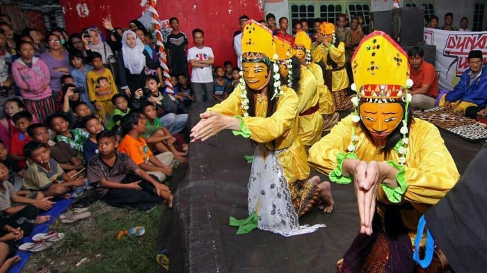 Konsekuensi yang Menanti Keluarga Jika Ritual Tari Topeng Banjar Tak Digelar