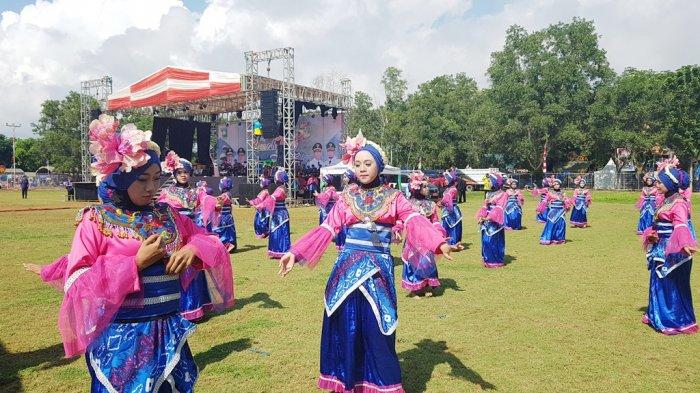 Tarian Rakat Ramaikan Harijadi Kabupaten Tanahlaut, Ternyata Latihannya Satu Bulan