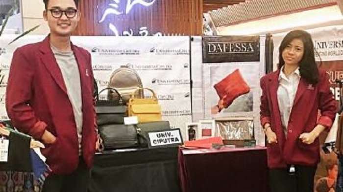 Mahasiswi Asal Banjarmasin Ini Coba Peruntungan dengan Berjualan Tas Kulit Produksi Sendiri