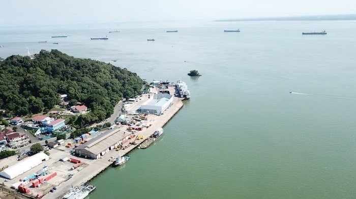 Pasca-Tumpahan Minyak Pertamina di Teluk Balikpapan, Warga Dilarang Berenang di Pantai Ini