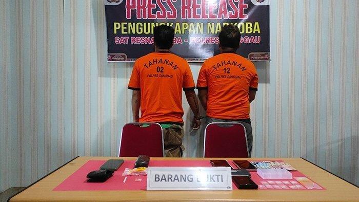 Dua Pria di Kalbar Diringkus di Rumah, Polisi Amankan 12 Paket Sabu