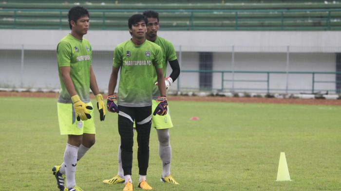 Gantian Besut Kiper