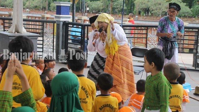 Tiga Pendongeng Tampilkan Cerita Lucu Berkonsep Teater, Sukses Hibur Tiga TK Berbeda Sekaligus