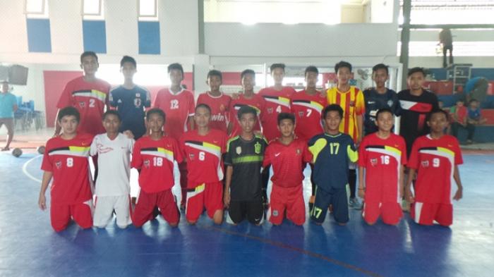 Alumni Kalahkan SMAN 4