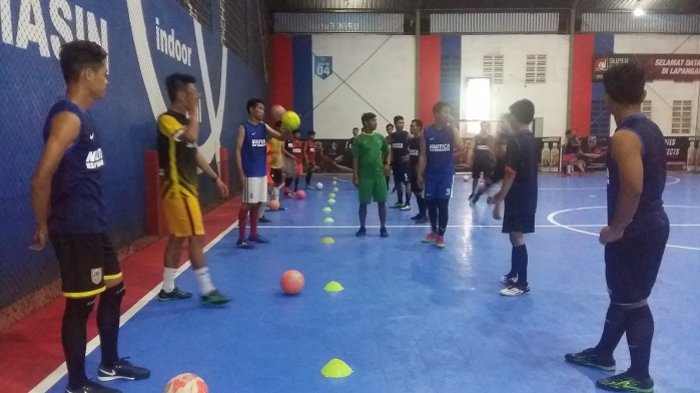 60 Tim Futsal Bakal Bersaing Rebutkan Tropi Akhir Pekan di GOR Hasanuddin HM