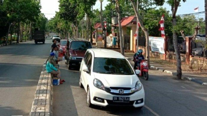 Setiap Jumat dan Sabtu Galang Dana, Ternyata Komunitas Relawan Remaja Ini Bantu Pasien Tidak Mampu