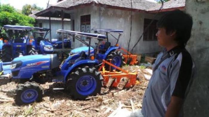 Lagi, Kapuas Mendapatkan Bantuan Puluhan Traktor untuk Pertanian